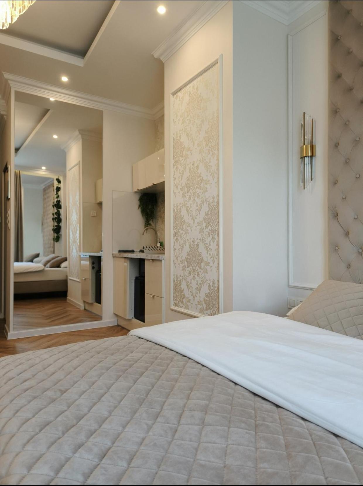 Crystal Apartment