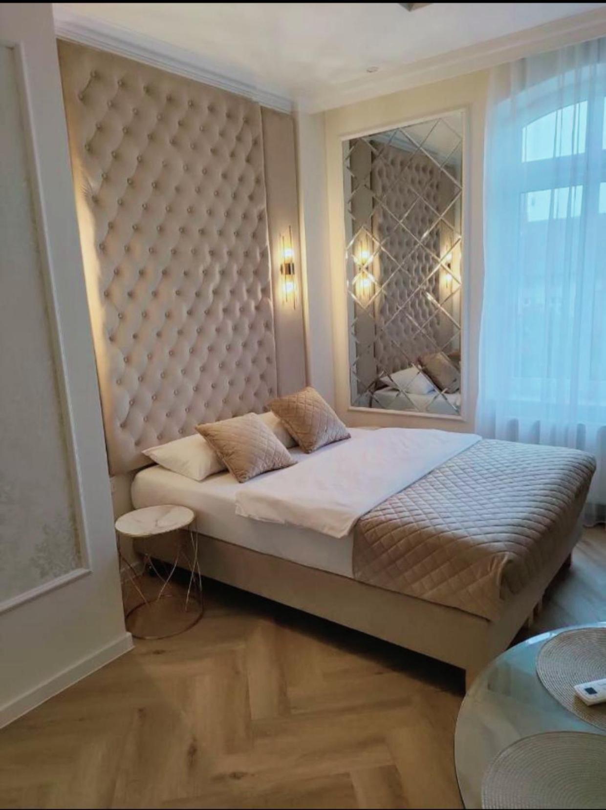 Apartment Crystal *